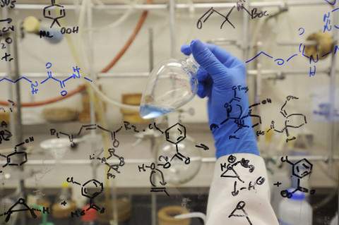 多肽药物“成绩”吸睛研发掣肘、出口承压隐忧显现