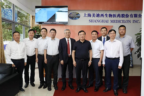 区领导彭崧、唐石青参加调研