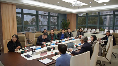 上海市浦东新区政府党组成员、副区长吴强，浦东新区科经委副主任李晓亮，张江管理局副局长吴。沤鸥弊芫硗蹩俚鹊餮胁恍嗲樵祄g官网