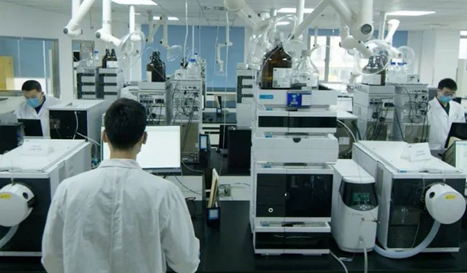 封控不停工--记持续奋战的不朽情缘mg官网科研人